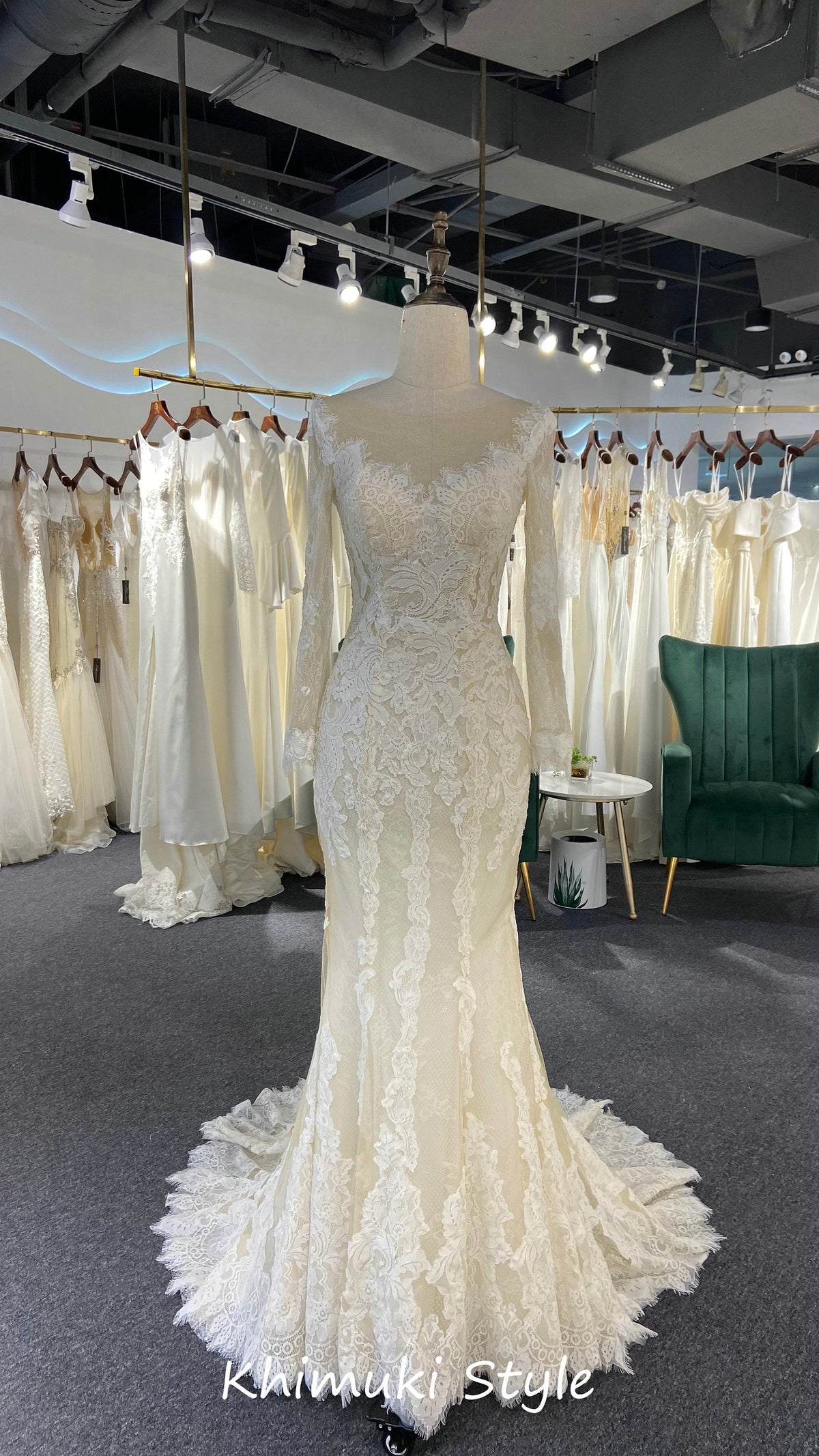 Long Sleeve Floral Lace Wedding Dress
