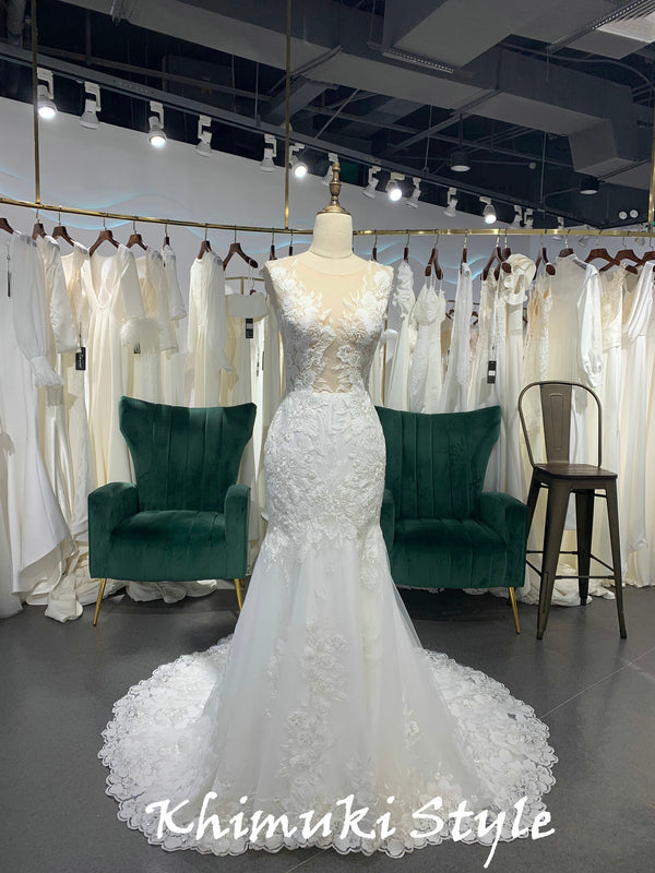 ivory lace wedding dress