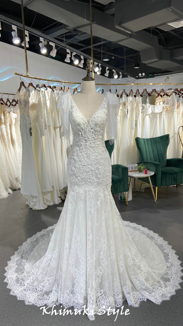 ivory lace wedding dress
