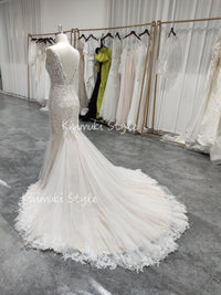 Long Train Floral Lace Wedding Dress