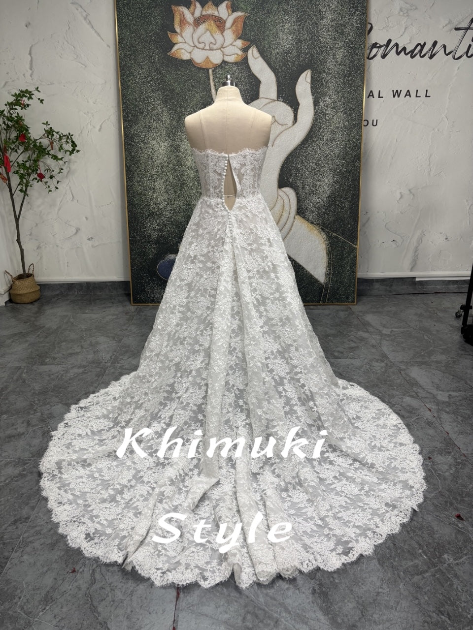 Long Train Floral Lace Wedding Dress