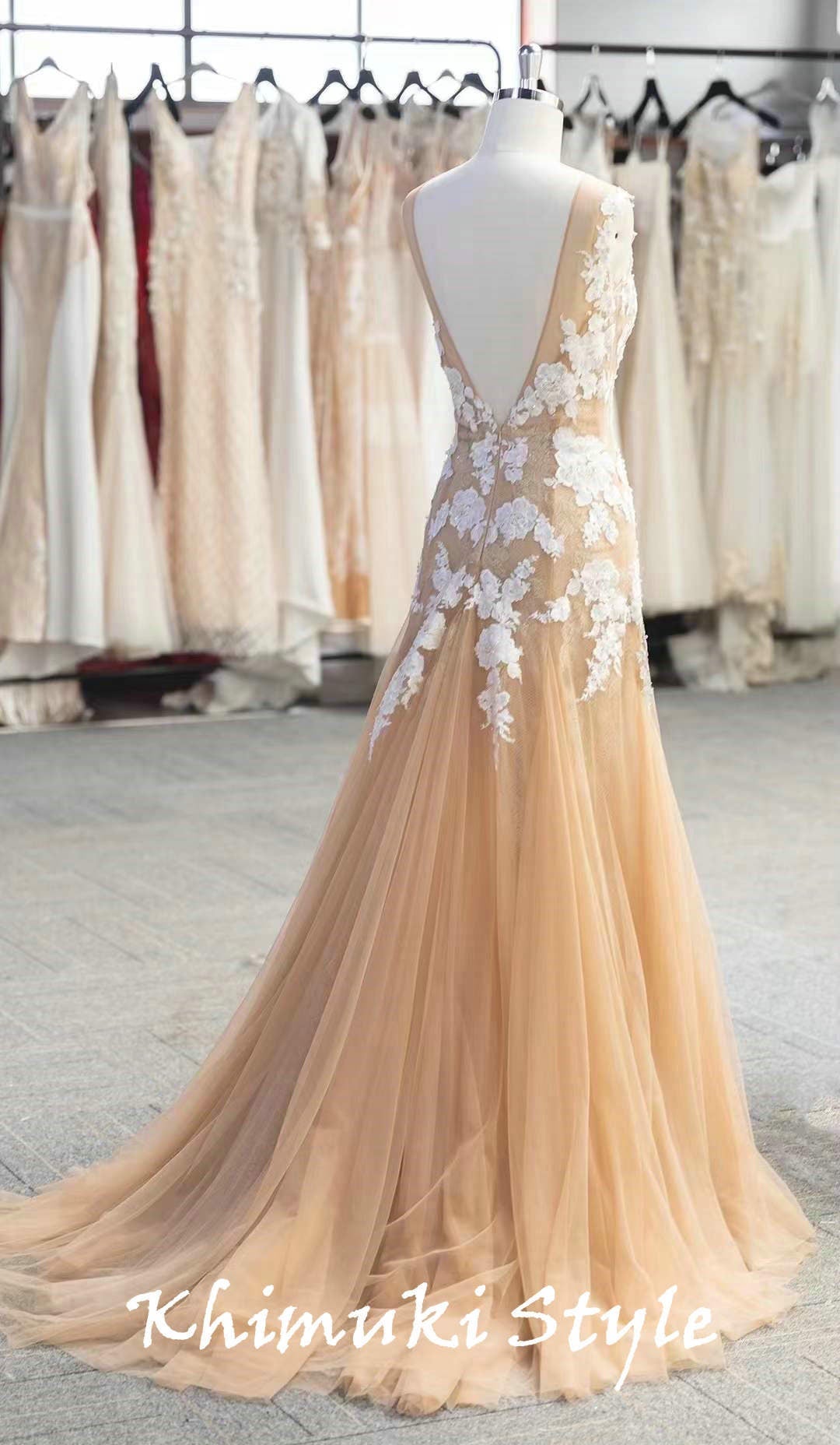 V-back Floral Lace Wedding Dress