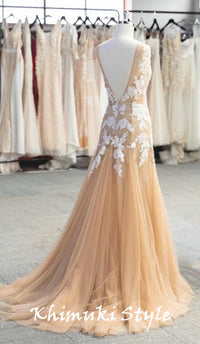 V-back Floral Lace Wedding Dress
