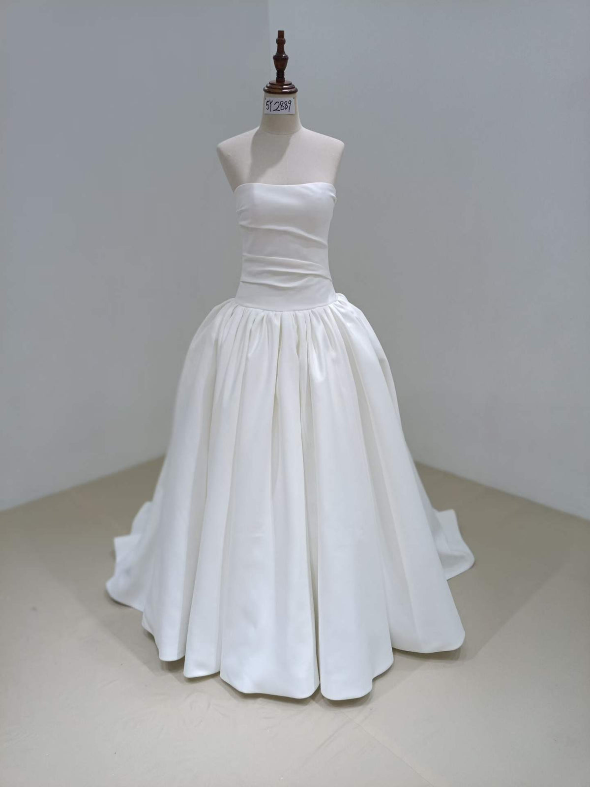 ball gown basque waist wedding dress