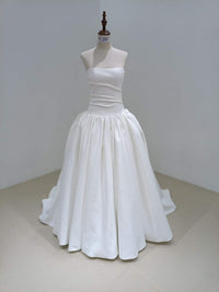 ball gown basque waist wedding dress