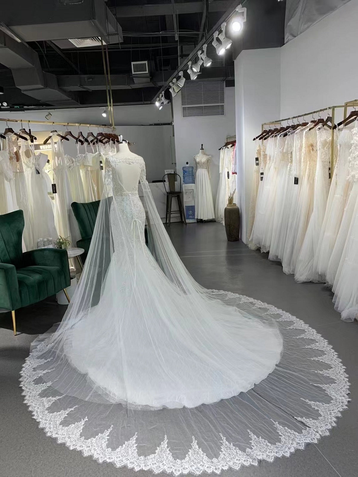 Fashion Mermaid Long Sleeve Lace Wedding Dress