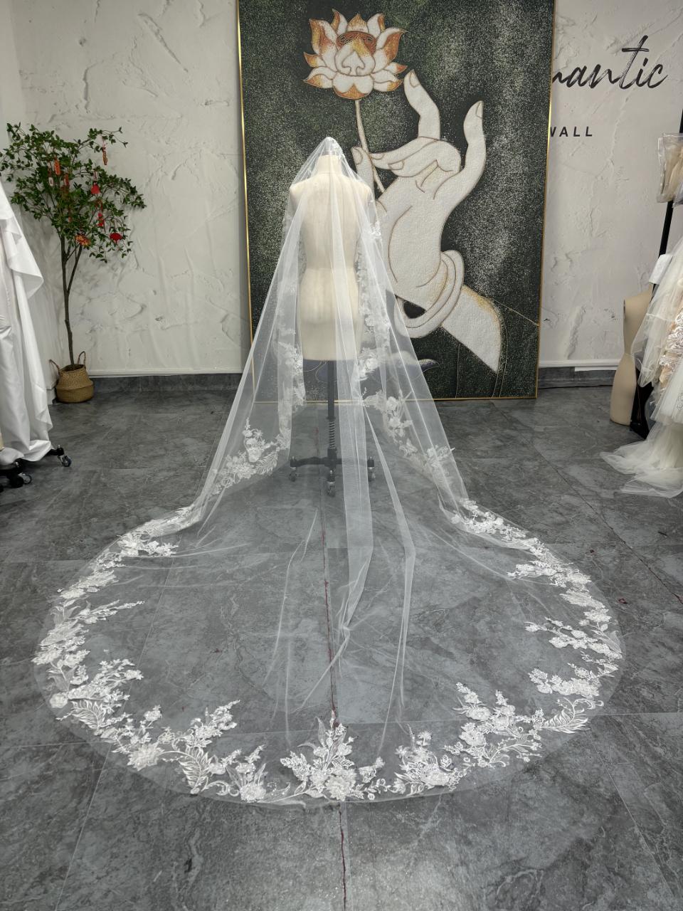 Long Wedding Lace Veil
