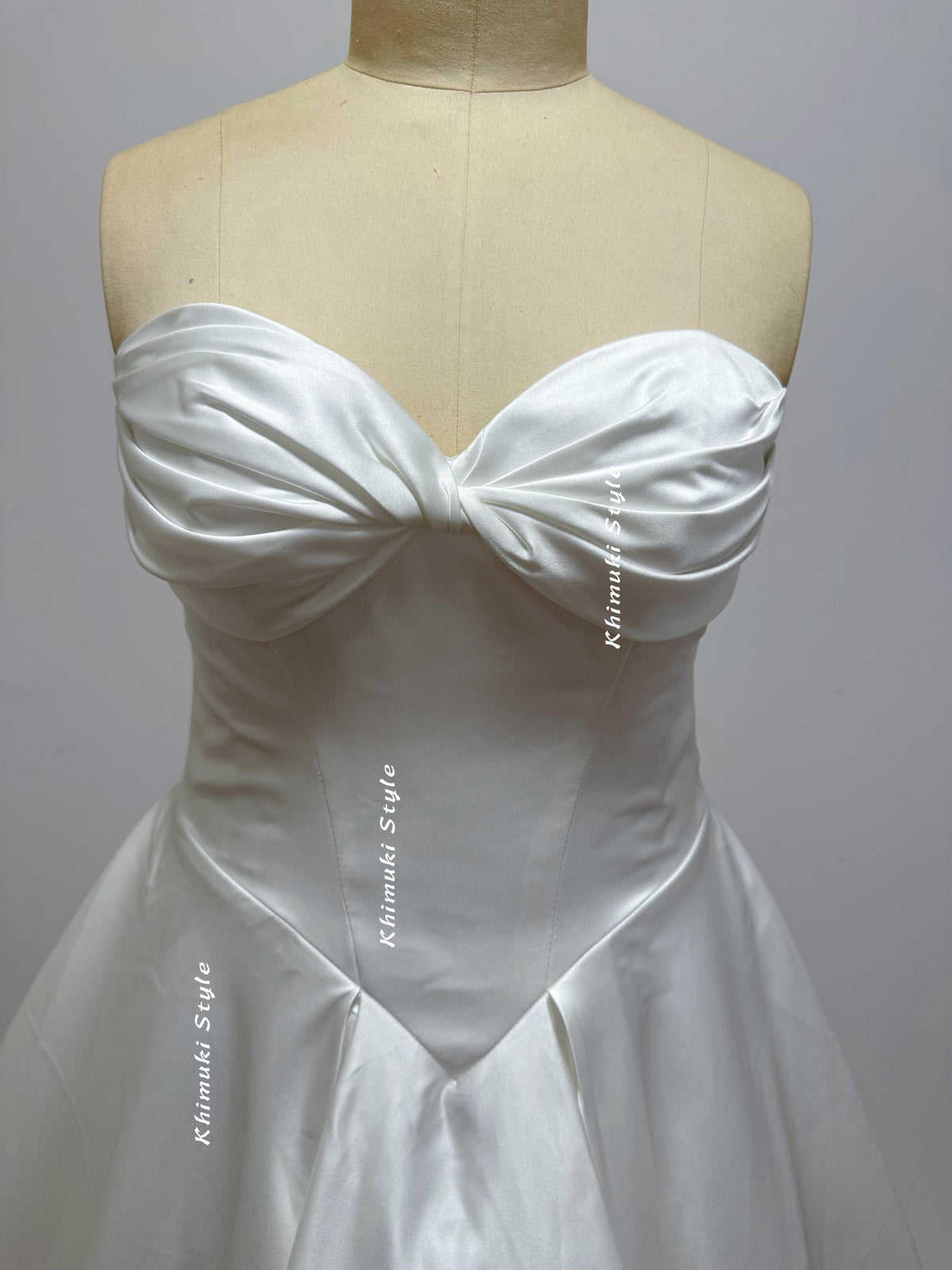 v-waistline wedding dress